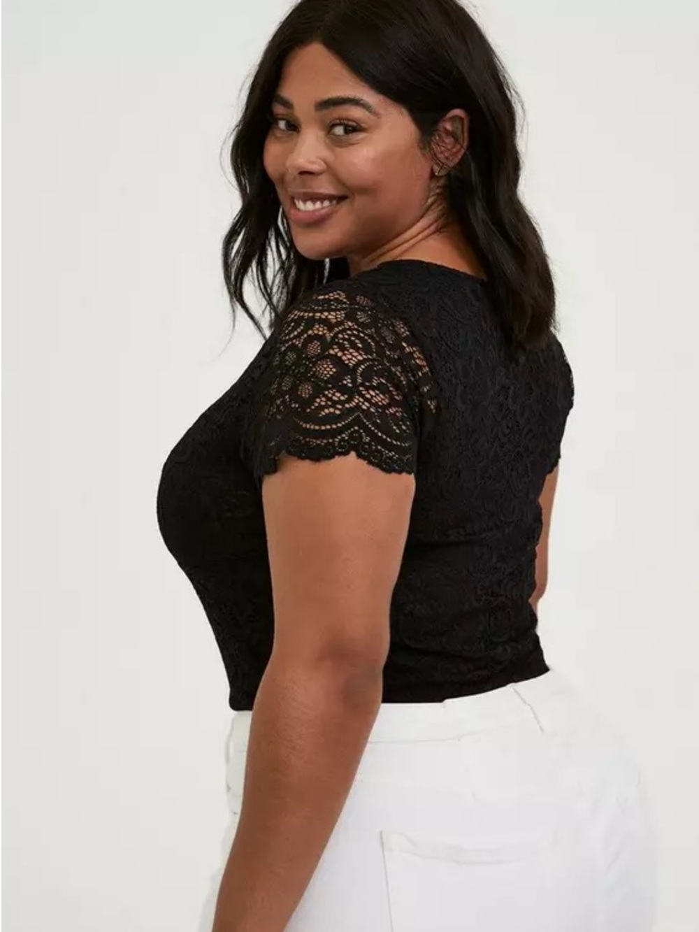Torrid Black V-Neck Lace Bodysuit Short Sleeves
Scalloped Trim Size 1X 14/16 - Picture 5 of 16